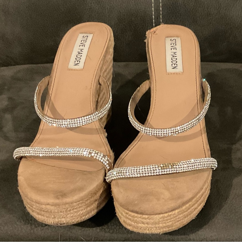 Steve Madden Tan Wedges with Silver Straps